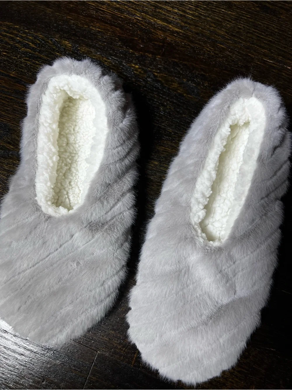 Auden Women’s Gray Plush Faux Fur Cozy Slipper Socks Slip Resistant Soles
